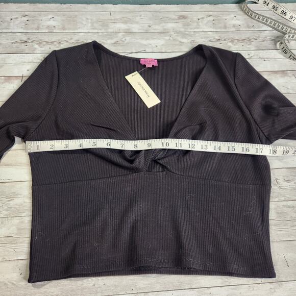 Francesca's Kennie Keyhole Twist Front Top Black Size Large - Picture 6 of 8